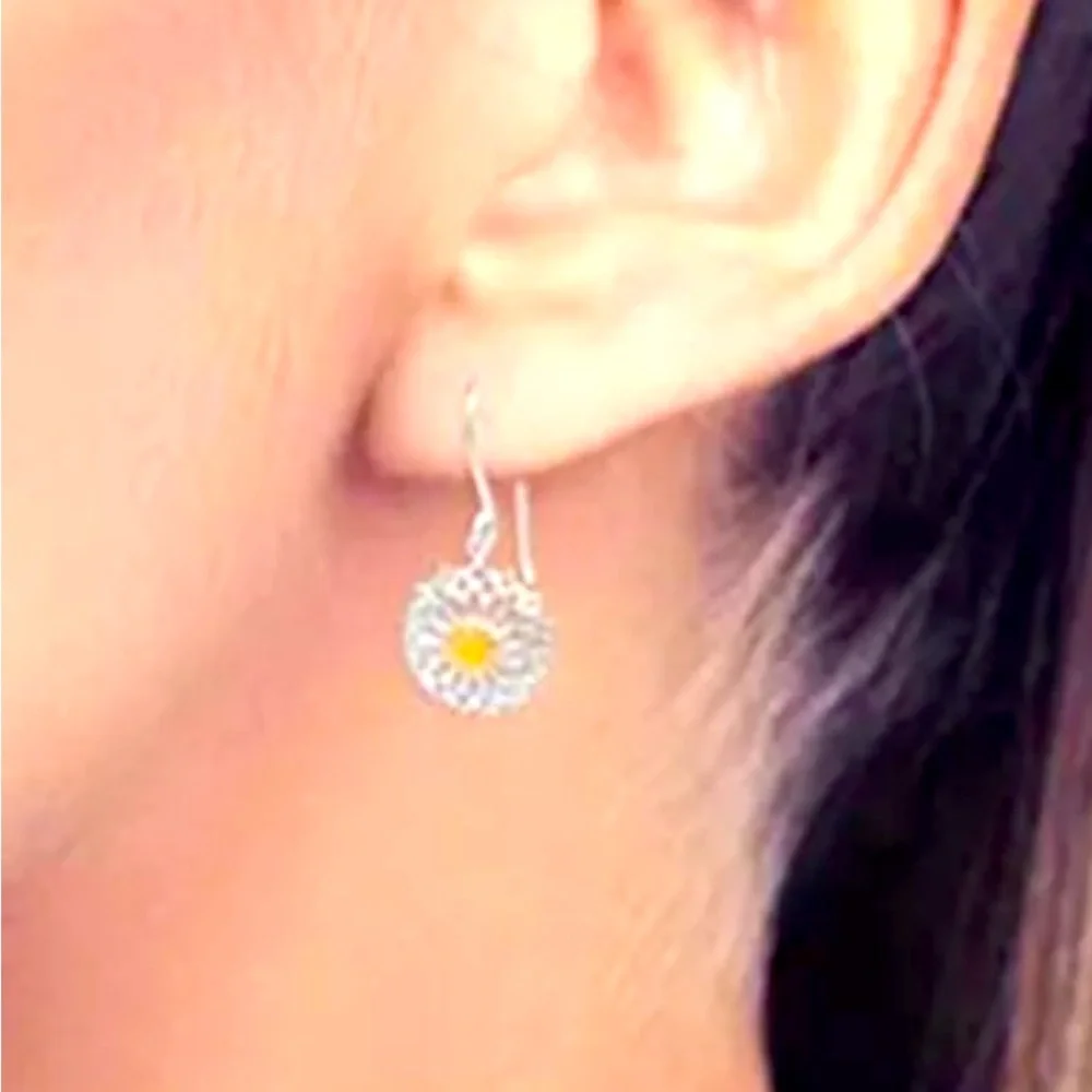 New Beautiful Daisy Flower Earrings